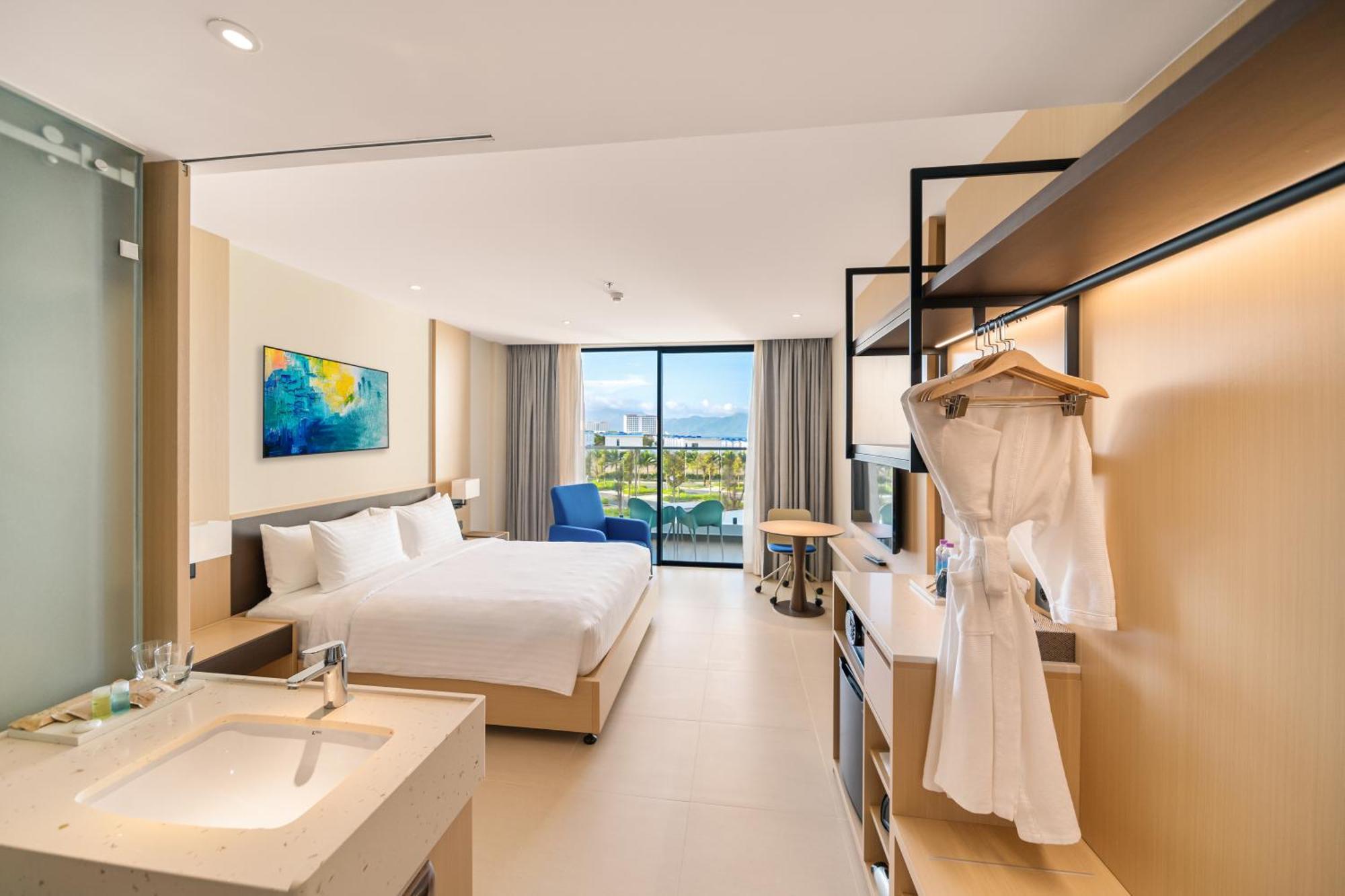 The Empyrean Cam Ranh Beach Resort Exterior foto
